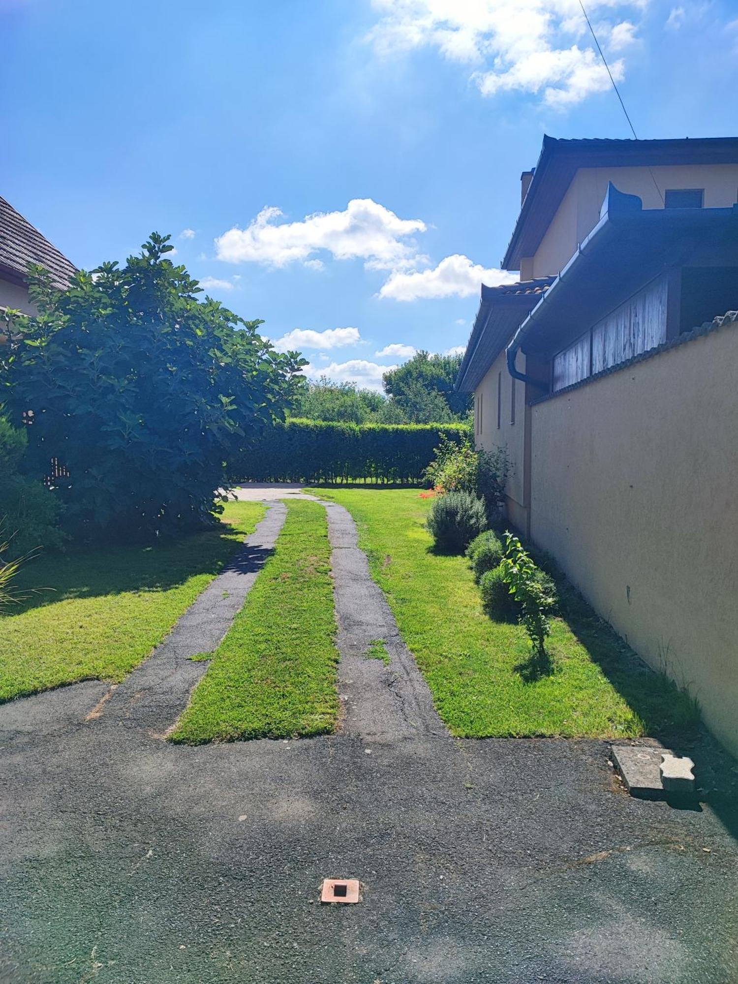 Szaffi Apartman Hajduszoboszlo Exterior photo